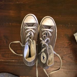 grey converse